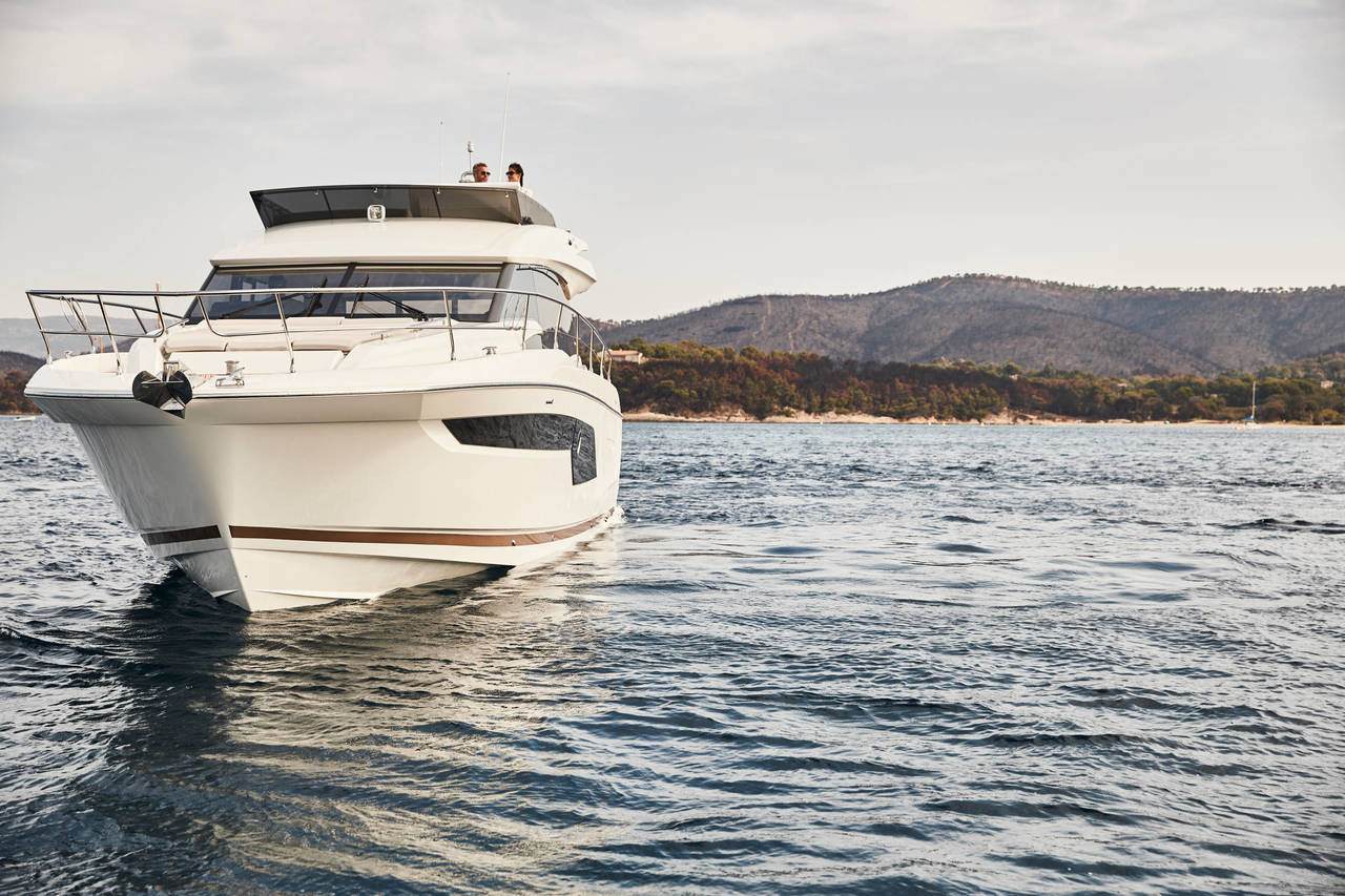 Front view of a Prestige 520 yacht at sea